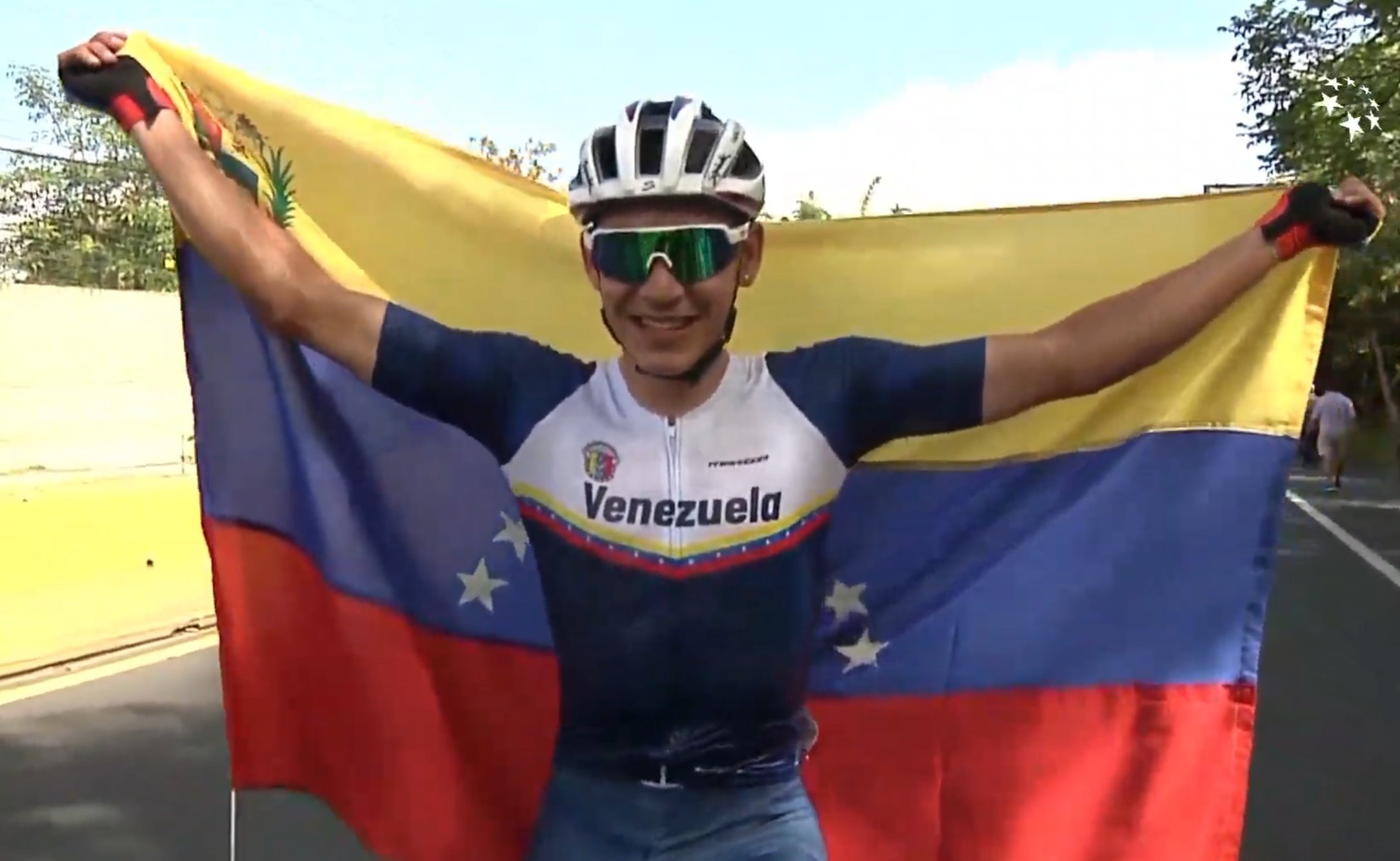 Venezolano Orluis Aular conquistó la medalla dorada en ciclismo de ruta
