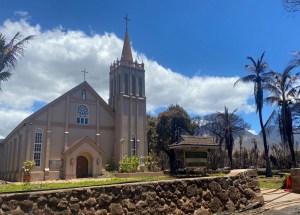 Milagro en Hawái: una iglesia quedó intacta tras los incendios forestales en Maui (Video)