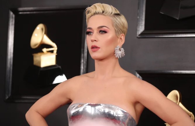 Katy Perry es acusada de presunto acoso sexual a un modelo durante un videoclip