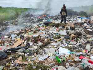 El guiso de la basura en Guárico: la denuncia que pone en “3 y 2” al gobernador chavista José Vásquez
