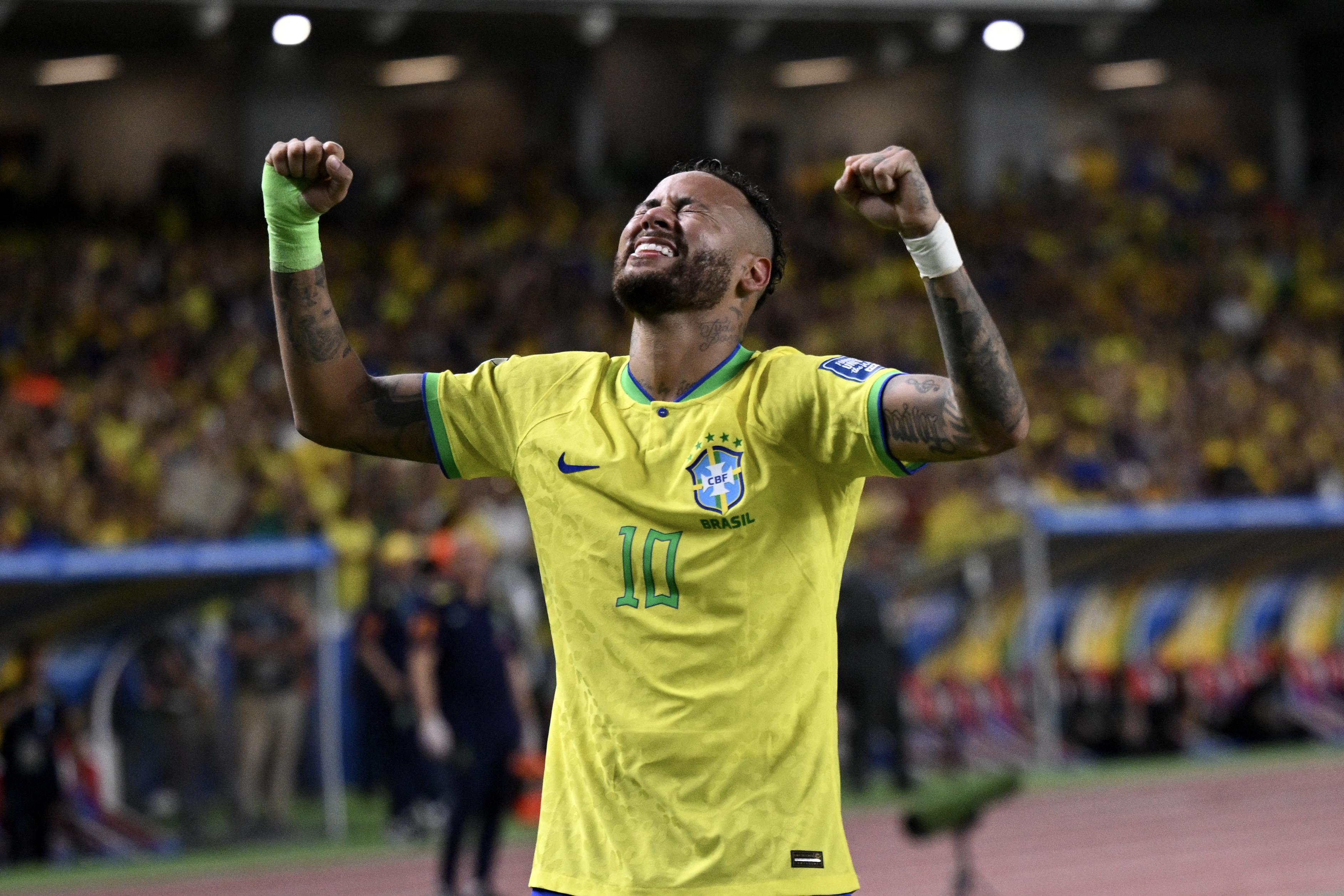 Neymar fue operado con éxito de la rodilla en Brasil