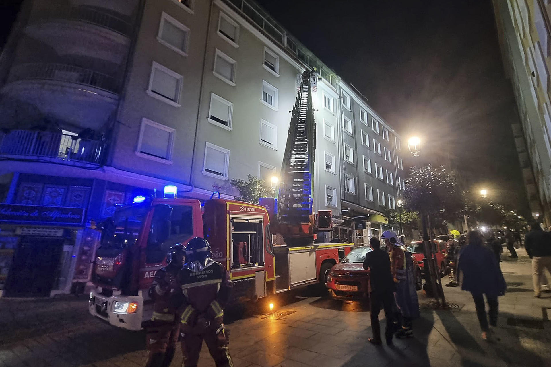 Cuatro menores mueren en el incendio de un edificio en España