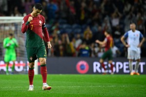 Doblete de Cristiano Ronaldo lleva a Portugal a la próxima Eurocopa