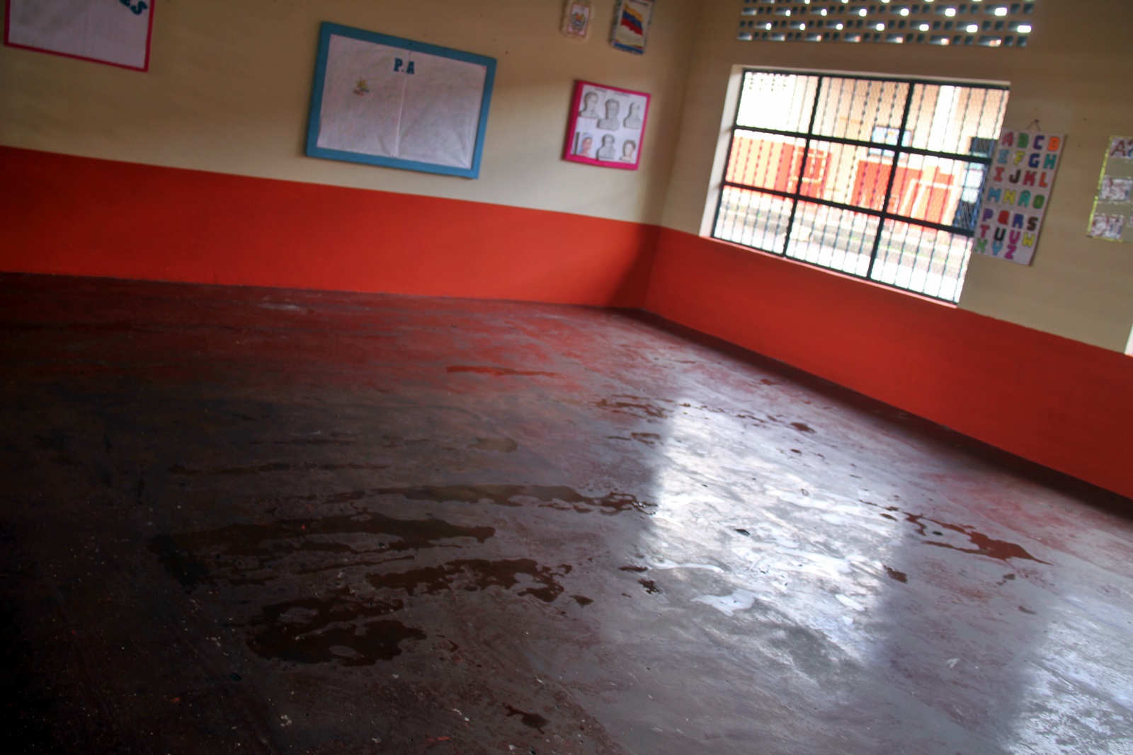Con alto déficit de mesas, sillas y pupitres comienza el año escolar en Monagas