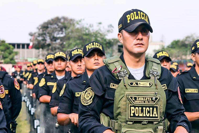 Capturan a nueve choros venezolanos en Perú y les incautan casi dos mil celulares robados