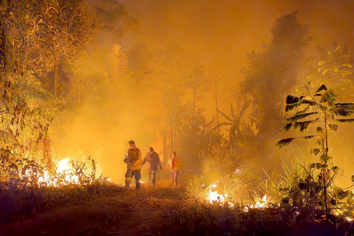 Bolivia suspende clases y vuelos por el humo ocasionado por incendios forestales