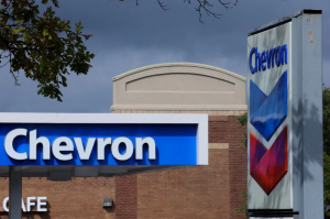 Chevron envía combustibles a Pdvsa para expandir su canje petrolero