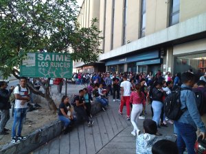 EN FOTOS: Saime en Los Ruices, hasta los “teque-teques” por el operativo de cedulación anunciado por el chavismo