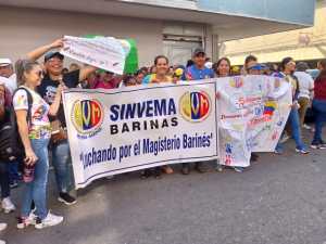 Docentes de Barinas participaron en pancartazo por mejores salarios