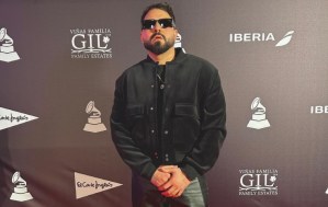 ¡Lo volvió a hacer! CapiBarber, el barbero venezolano que acicaló a grandes estrellas para los Latin Grammy 2023