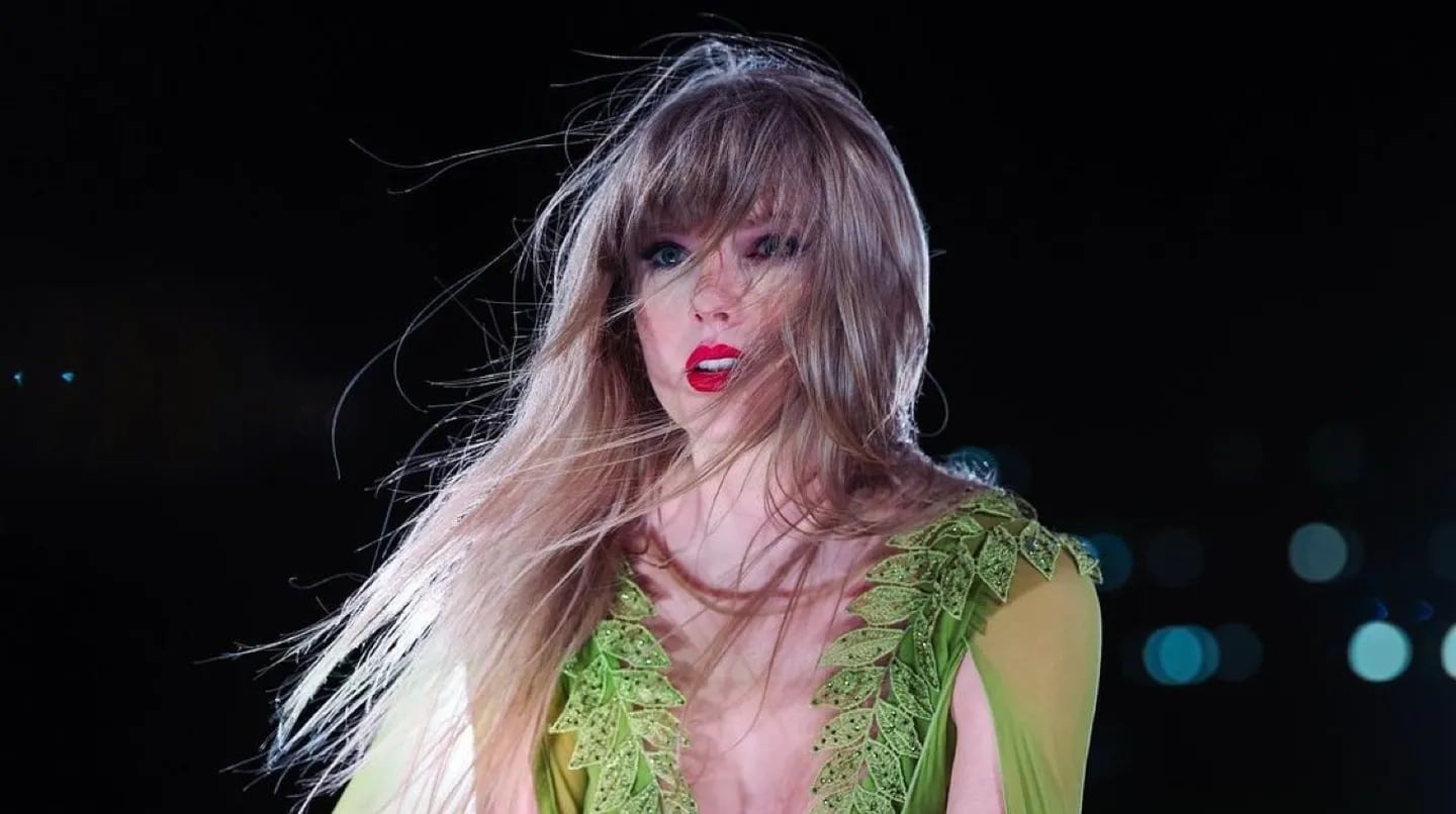 Desconsolada, Taylor Swift le cantó un tema desgarrador a la fan que murió por el calor extremo en Brasil (VIDEO)