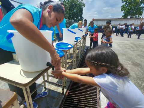 Unicef alertó que uno de cada seis niños en Latinoamérica padece una grave escasez de agua