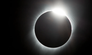¿Puede el eclipse total solar de 2024 afectar a tu teléfono? Esto es lo que dicen los expertos