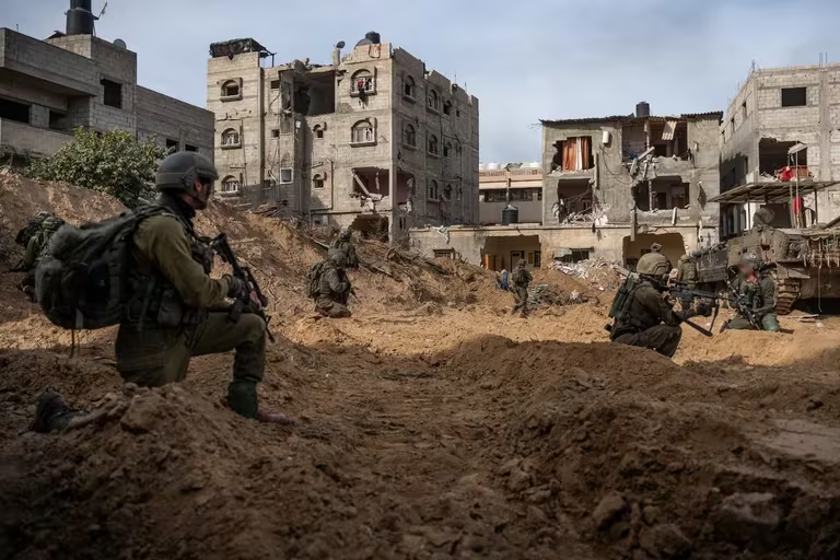 Israel tomó el control de otra localidad en Gaza y encontró una “ciudad terrorista subterránea”