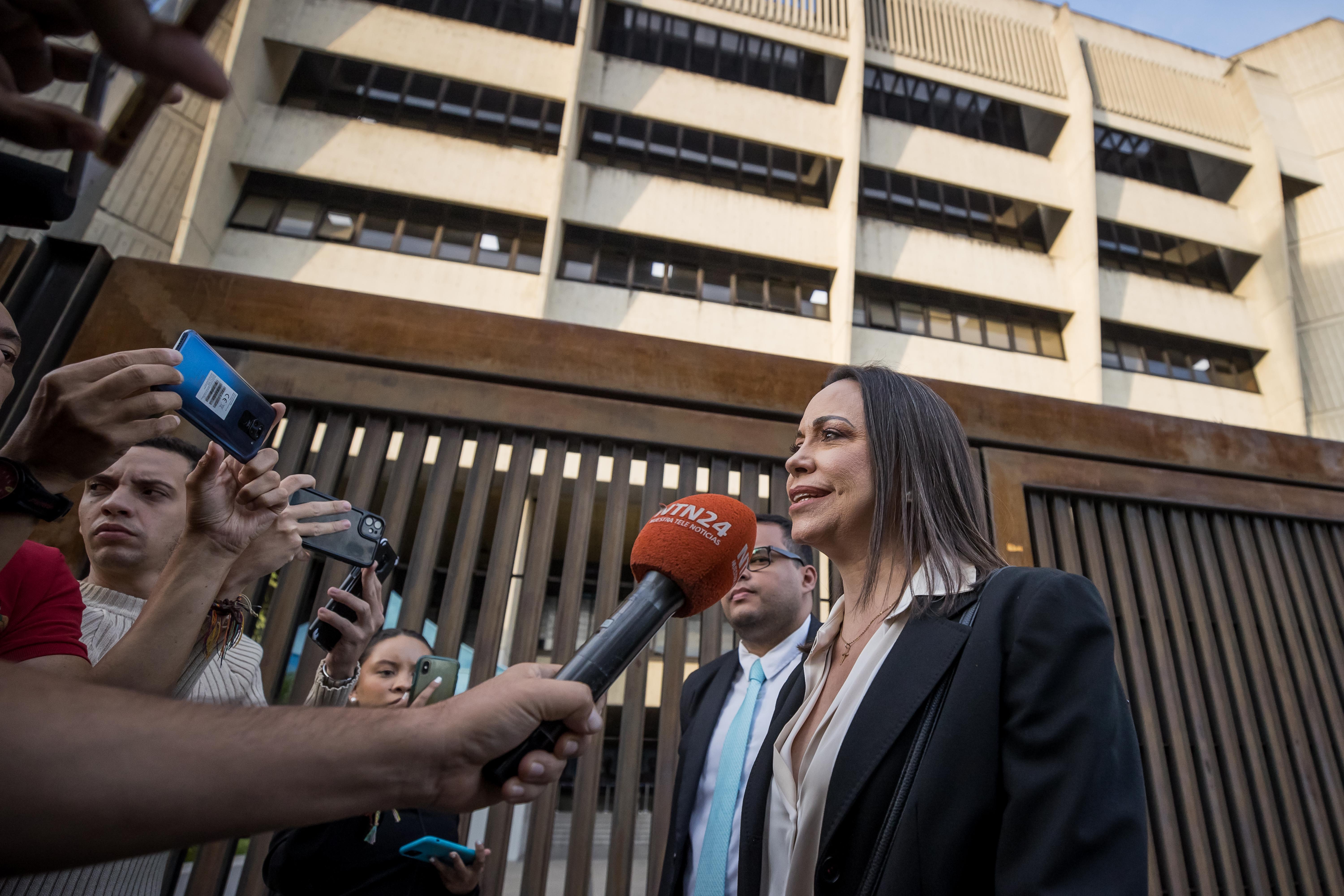 La prueba que desveló la artimaña del TSJ: Forjó un oficio para ratificar inhabilitación a María Corina Machado (FOTO)