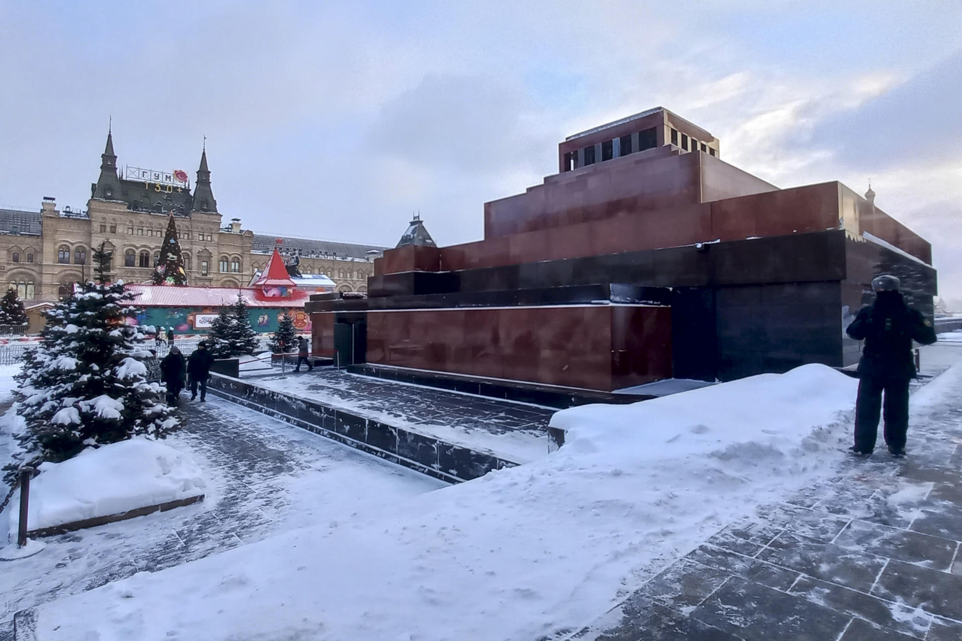 El mausoleo de Lenin resiste un siglo después
