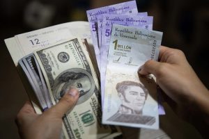 Se desbocó el dólar en los comercios de la parroquia Santa Inés de Barinas