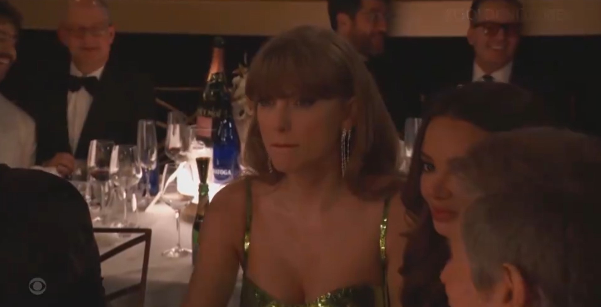 La reacción de Taylor Swift a la broma que Jo Koy hizo sobre ella en los Globos de Oro