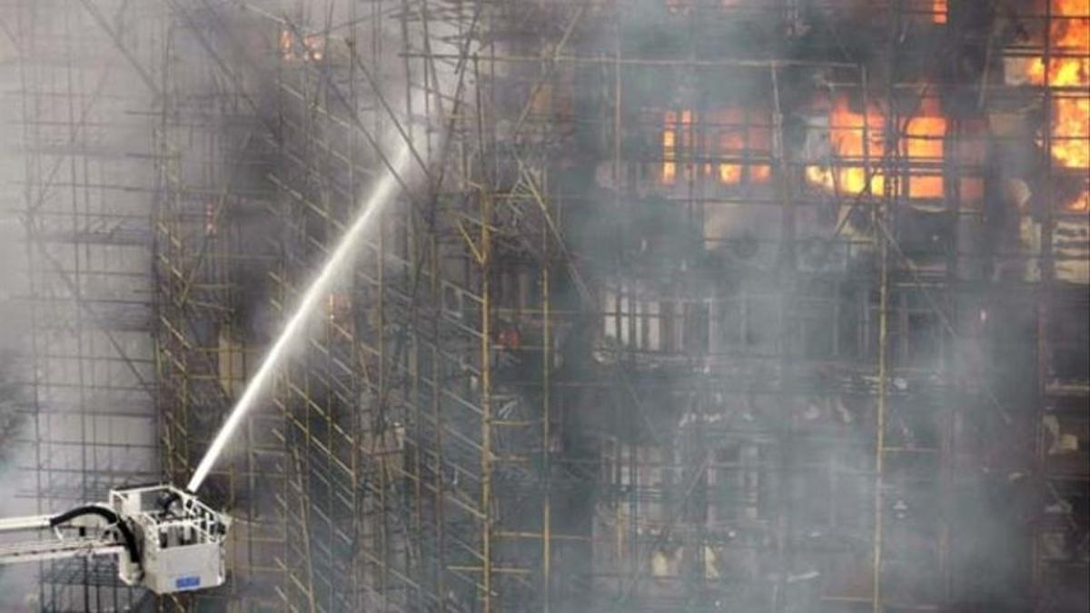 Mueren cuatro personas en el incendio de un hotel en el este de China
