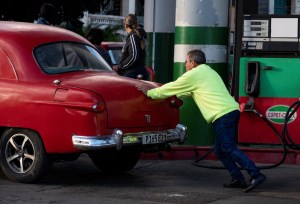 Régimen cubano puso en vigor dramático aumento que quintuplica el precio del combustible