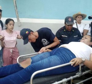 Drama en las Ferias de Calabozo: Una maestra fallecida y siete heridos por embestida de un toro durante desfile