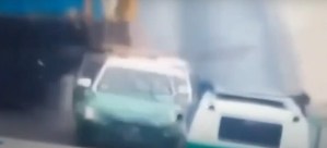 El impactante momento en que un tren de carga choca a alta velocidad contra una patrulla de policía en Chile (Video)
