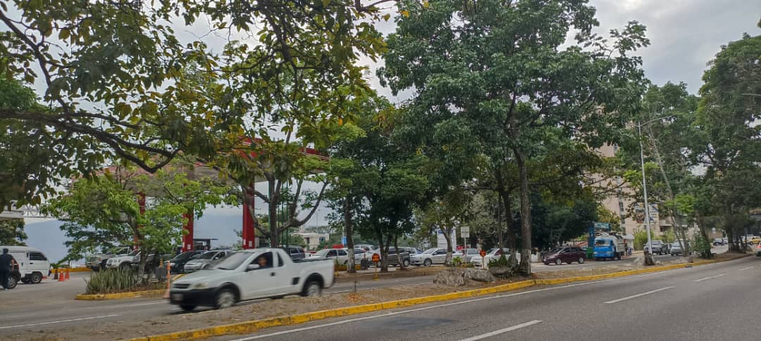Se desatan otra vez las colas por gasolina en Táchira tras la reducción de gandolas con carburante