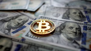 Bitcóin podría valer 1,5 millones de dólares en solo seis años