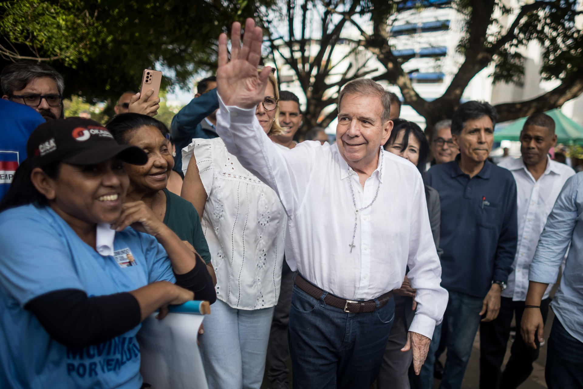 El País: Inhabilitados 10 alcaldes opositores en Venezuela después de mostrar su apoyo a Edmundo González