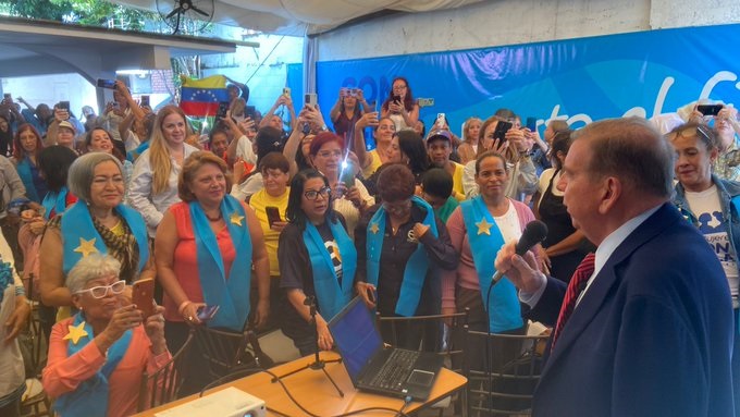 Edmundo González escuchó propuestas de las mujeres para construir una “tierra de gracia” en Venezuela