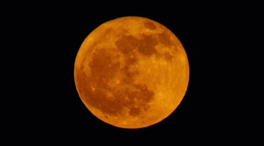 Luna llena de Fresa: a qué hora se podrá ver hoy y por qué se llama así