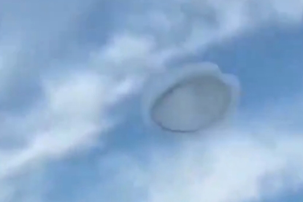 VIDEO: La misteriosa figura en el cielo con forma de Ovni que causó alarma en Valencia