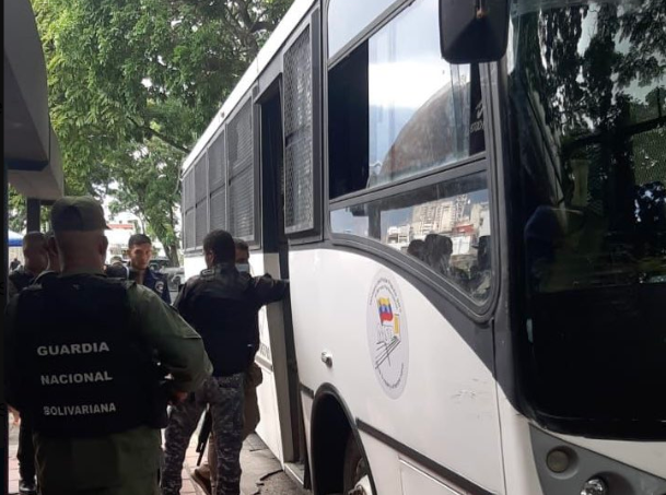Sin previo aviso: Chavismo desalojó a presos de La Planta para trasladarlos a otras cárceles del país (VIDEO)